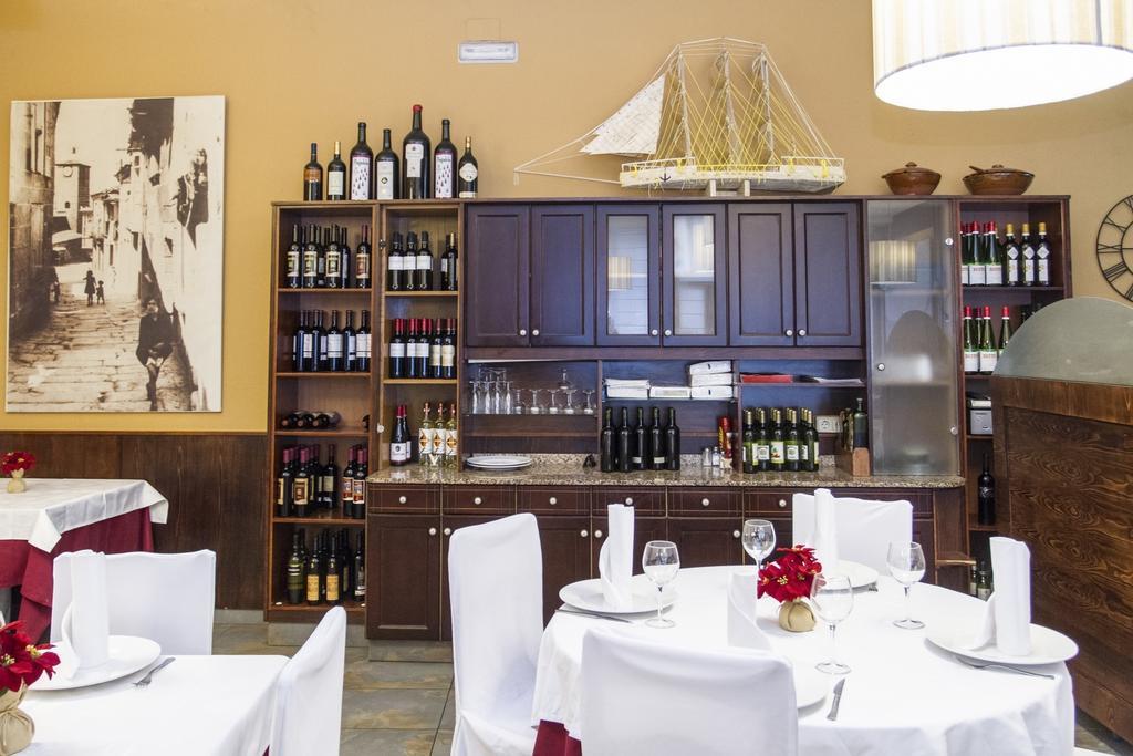 Hostal Restaurante Alarico Allariz Zewnętrze zdjęcie