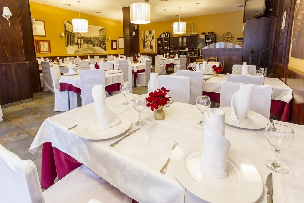Hostal Restaurante Alarico Allariz Zewnętrze zdjęcie